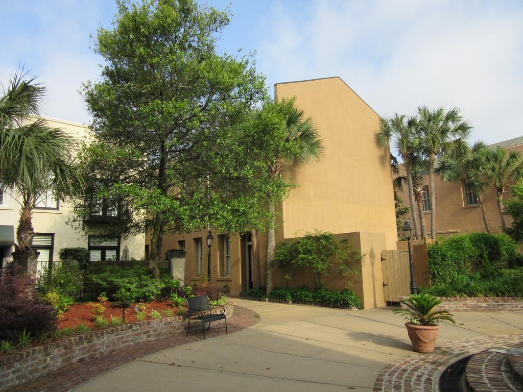 The Lodge Alley Inn Чарльстон Экстерьер фото