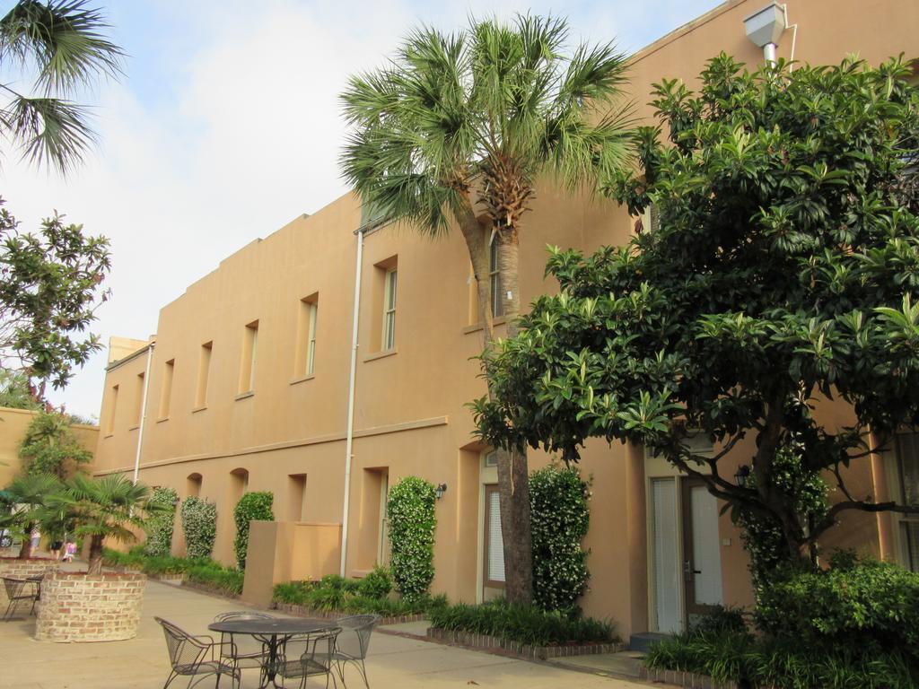 The Lodge Alley Inn Чарльстон Экстерьер фото